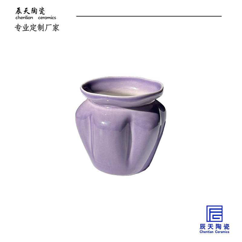 <b>客户定制 现代简约异形陶瓷花瓶</b>